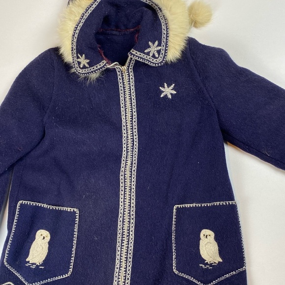 Vintage 1960s Inuit Wool and Fur Duffle Parka with Embroidered Animals - Sz M - Picture 5 of 16